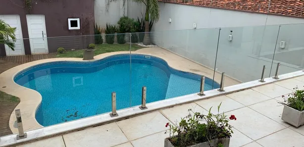 Casa de Condomínio com 3 Quartos para venda ou aluguel, 334m² no Vila Mike, São Roque