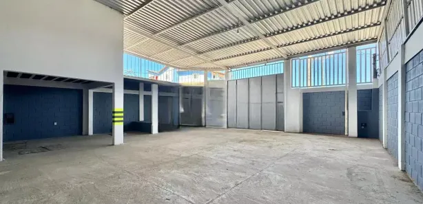 Galpão / Depósito / Armazém com 3 Quartos para alugar, 300m² no Botafogo, Macaé