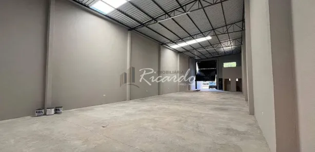 Loja / Salão / Ponto Comercial para alugar, 330m² no Vila Triângulo, Arapongas