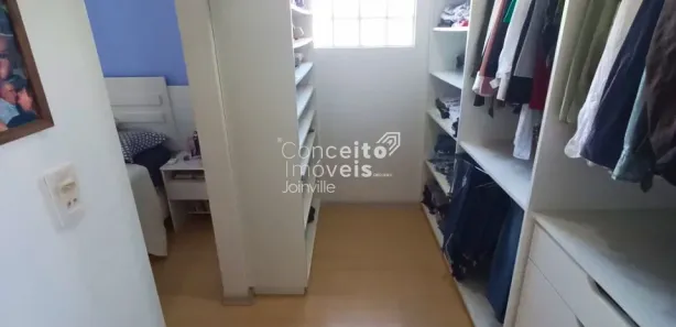 Sobrado com 3 Quartos à venda, 215m² no Vila Nova, Joinville
