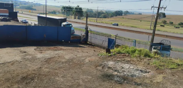 Terreno / Lote / Condomínio para venda ou aluguel, 1300m² no Jardim José Favaro, Cambé