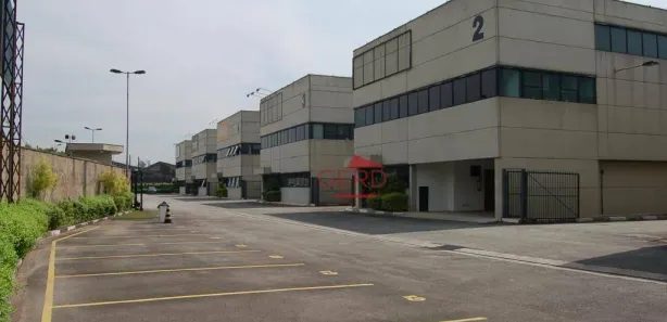Galpão / Depósito / Armazém para alugar, 748m² no Quitaúna, Osasco