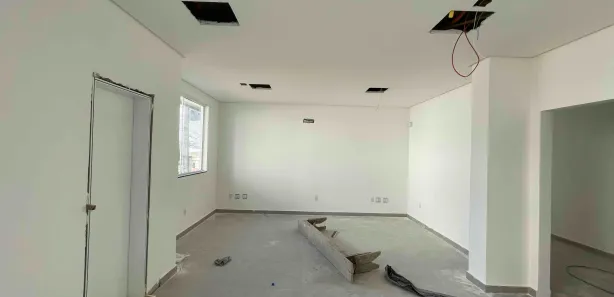 Conjunto Comercial / Sala para alugar, 38m² no Centro, Chapecó
