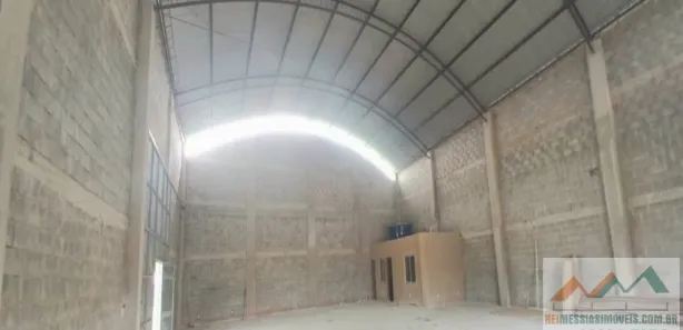 Galpão / Depósito / Armazém para alugar, 320m² no Itapeba, Maricá