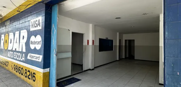 Loja / Salão / Ponto Comercial com 3 Quartos para venda ou aluguel, 185m² no Santa Cruz, Campina Grande