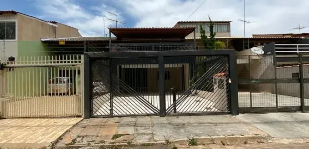 Casa com 4 Quartos à venda, 246m² no Residencial Santos Dumont, Brasília