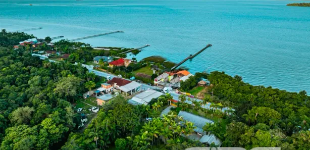 Fazenda / Sítio / Chácara com 4 Quartos à venda, 398m² no Vila da Gloria, São Francisco do Sul