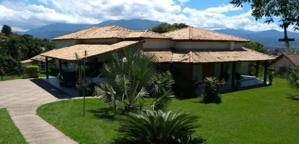 Casa de Condomínio com 4 Quartos para alugar, 400m² no Casa da Lua, Resende