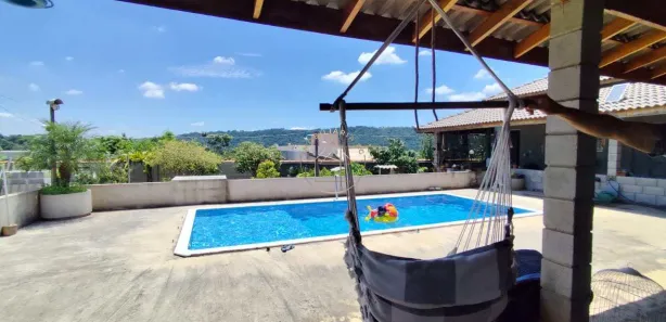 Fazenda / Sítio / Chácara com 4 Quartos à venda, 1000m² no Centro, Mairinque