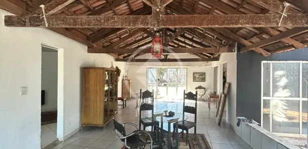 Casa com 25 Quartos para venda ou aluguel, 1600m² no Setor Residencial Garavelo I, Trindade