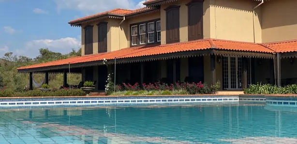 Fazenda / Sítio / Chácara com 7 Quartos à venda, 1000m² no , São Joaquim de Bicas