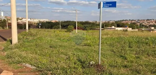 Terreno / Lote / Condomínio à venda, 220m² no Centro, Cravinhos