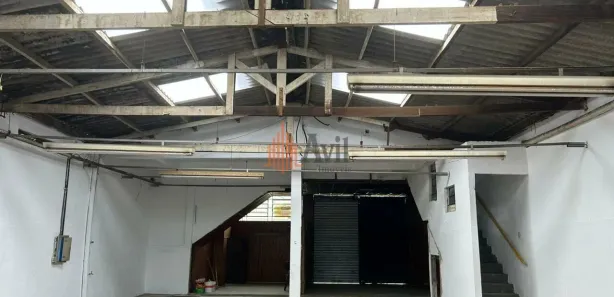 Casa Comercial para venda ou aluguel, 600m² no Jardim São Vicente, Embu das Artes