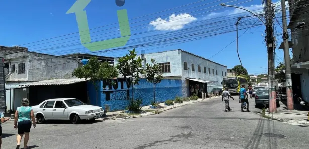 Prédio Inteiro para alugar, 895m² no Cabral, Nilópolis