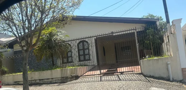 Casa com 3 Quartos para alugar, 160m² no Jardim Carvalho, Ponta Grossa
