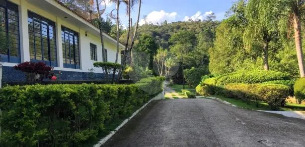 Fazenda / Sítio / Chácara com 4 Quartos à venda, 1000m² no Terras de São José, Mairinque