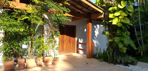 Casa de Condomínio com 4 Quartos para venda ou aluguel, 400m² no Toninhas, Ubatuba