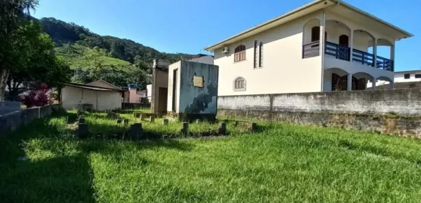 Terreno / Lote / Condomínio à venda, 390m² no Santa Teresa, São Pedro de Alcântara
