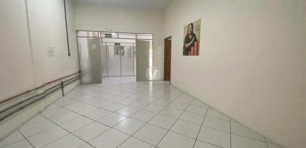 Galpão / Depósito / Armazém com 10 Quartos à venda, 572m² no Bonfim, Santa Maria