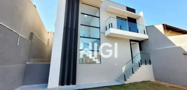 Casa com 3 Quartos à venda, 216m² no Califórnia, Londrina