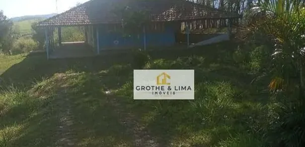 Fazenda / Sítio / Chácara com 3 Quartos à venda, 130m² no Chácara Marambaia, Caçapava