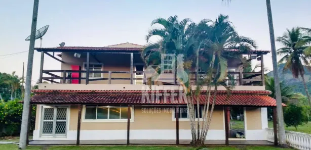 Fazenda / Sítio / Chácara com 3 Quartos à venda, 200m² no Ubatiba, Maricá