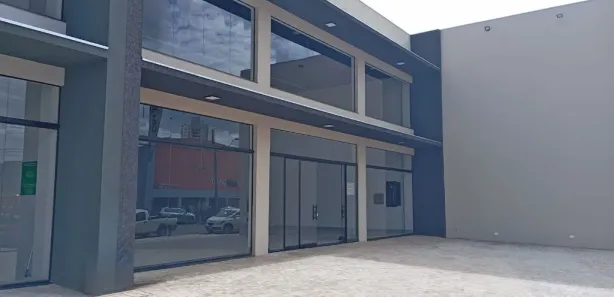 Loja / Salão / Ponto Comercial para alugar, 600m² no Centro, Arapongas