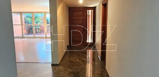 Conjunto Comercial / Sala com 3 Quartos para alugar, 453m² no Centro, Araraquara