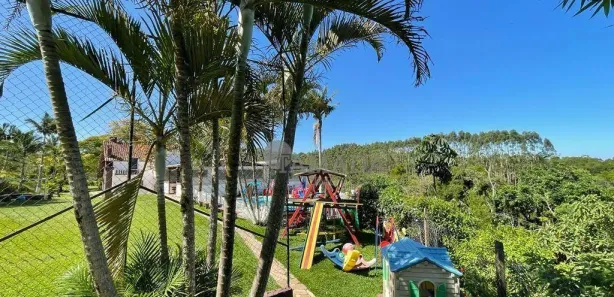 Fazenda / Sítio / Chácara com 4 Quartos à venda, 7000m² no Chácaras Copaco, Arujá