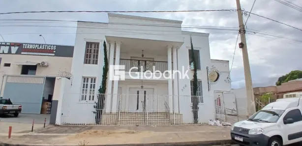 Galpão / Depósito / Armazém para venda ou aluguel, 430m² no Guarujá, Montes Claros