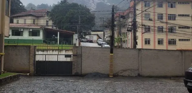 Apartamento com 2 Quartos para alugar, 70m² no Centro, Nova Friburgo