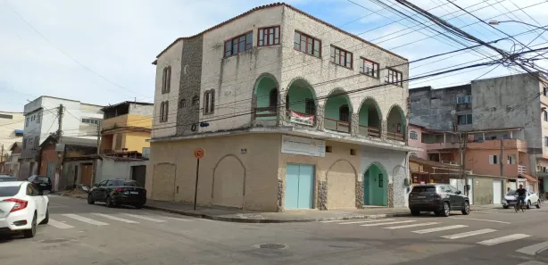 Prédio Inteiro à venda, 300m² no Cajueiros, Macaé