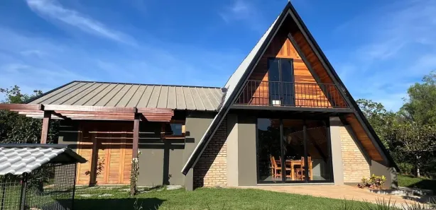Casa de Condomínio com 3 Quartos à venda, 2100m² no Centro, Aragoiânia