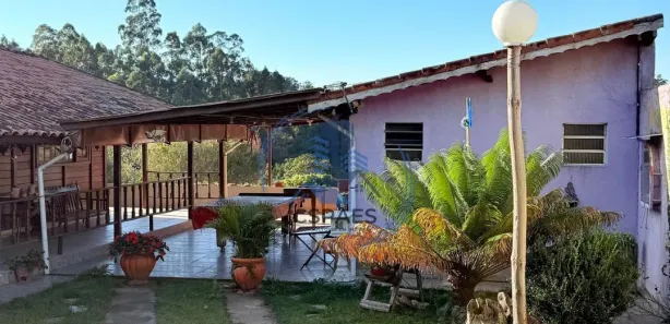 Fazenda / Sítio / Chácara com 3 Quartos à venda, 1600m² no Centro, Votorantim