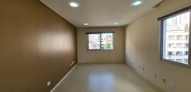Conjunto Comercial / Sala para alugar, 28m² no Centro, Curitiba