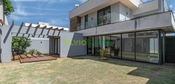 Casa de Condomínio com 4 Quartos à venda, 226m² no Chácaras Aeroporto, Maringá