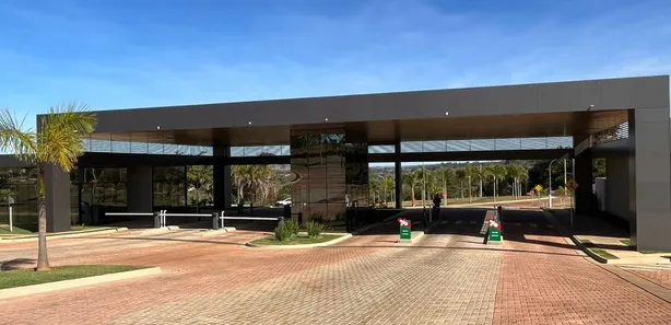 Sobrado com 4 Quartos à venda, 181m² no Jardins Capri, Senador Canedo