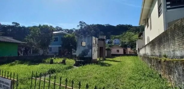 Terreno / Lote / Condomínio à venda, 390m² no Santa Teresa, São Pedro de Alcântara