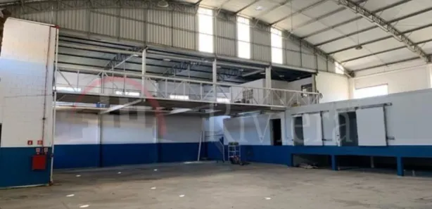 Galpão / Depósito / Armazém para venda ou aluguel, 1300m² no Varadouro, São Sebastião