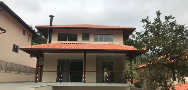 Casa de Condomínio com 4 Quartos para alugar, 250m² no Cônego, Nova Friburgo