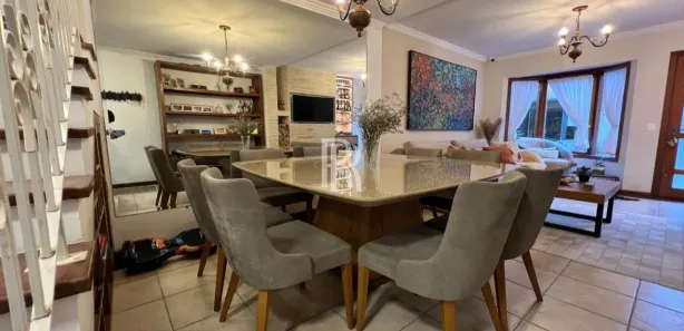 Casa de Condomínio com 4 Quartos para alugar, 89m² no Capivari, Campos do Jordão