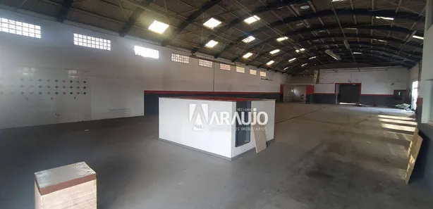 Galpão / Depósito / Armazém à venda, 800m² no São João, Itajaí