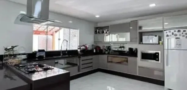 Sobrado com 4 Quartos à venda, 285m² no Primavera, Vitória da Conquista