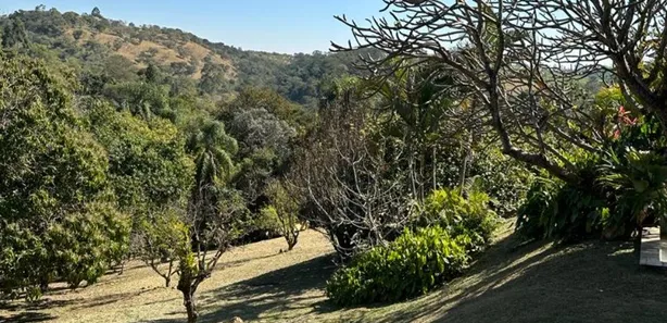 Fazenda / Sítio / Chácara com 4 Quartos à venda, 4500m² no Centro, Mairinque