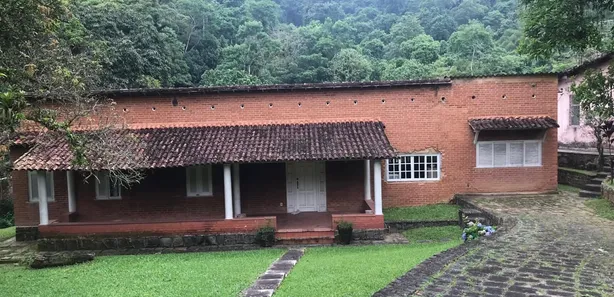 Fazenda / Sítio / Chácara com 4 Quartos à venda, 6000m² no Corujas, Guapimirim