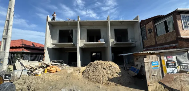 Sobrado com 2 Quartos à venda, 104m² no Armação, Penha