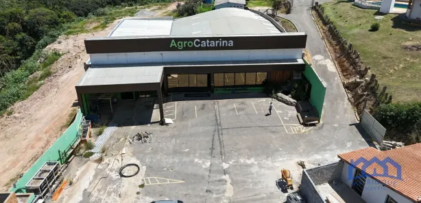 Galpão / Depósito / Armazém à venda, 700m² no , Mairinque
