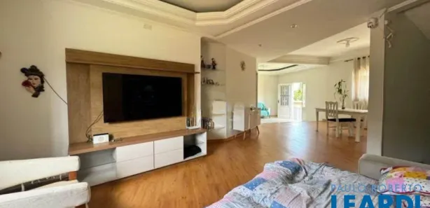 Sobrado com 3 Quartos à venda, 250m² no Parque Véu das Noivas, Poços de Caldas