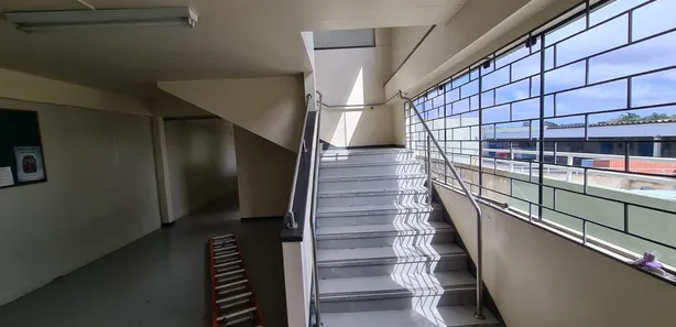 Conjunto Comercial / Sala para alugar, 370m² no Emiliano Perneta, Pinhais