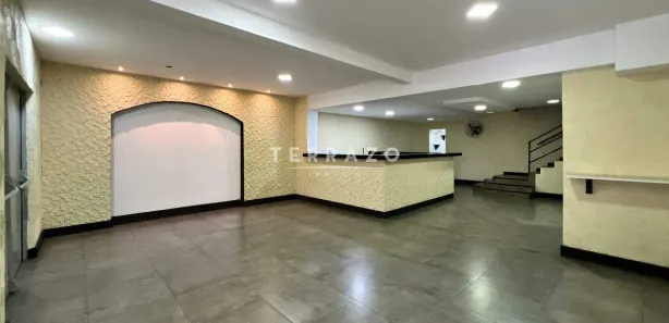 Galpão / Depósito / Armazém para alugar, 400m² no Vale do Paraíso, Teresópolis